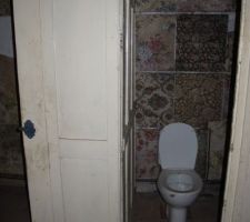 Cabane : WC dans la salle d'eau