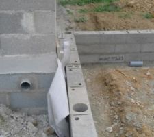 On jette un oeil sur les travaux entre les voisins et nous.