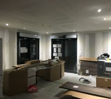 Livraison de la cuisine ce jour ! reste a assembler tout ca !!!