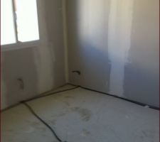 31 aout : chambre du rdc au fond finie