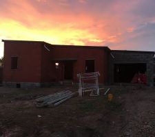 Le toit est pos&eacute;