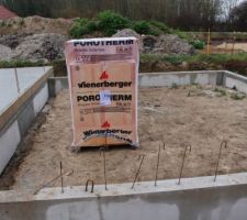 La dalle du garage ne sera coulée qu'après que la réalisation de la toiture.