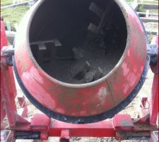 Bétonnière en action