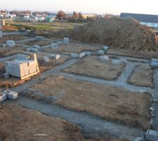 Il ns reste de la terre pour mettre le terrain de niveau par la suite