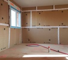 Premi&egrave;re vue de l'&eacute;tage (isolation + plafond)