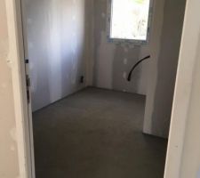 Bureau 8m2 avec placard