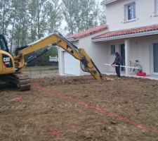 Piscine : premiers coups de pelle !