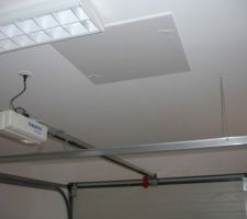 Pose d ela trappe dans le garage  posée en urgence 
quid d el'isolation au dessus pas faite?