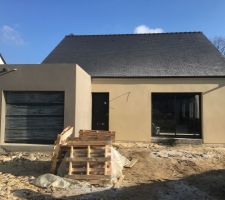 Enduit G50 de chez Parex pour le garage et G20 pour la maison