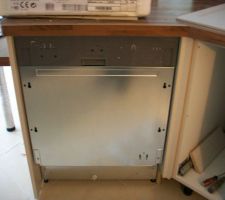 La pose de la cuisine.