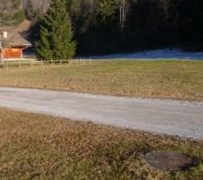 Fin d'automne 2016 : vue du terrain depuis sud-ouest ; au premier plan le regard EU