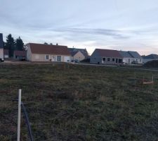 Tra&ccedil;age du Terrain par l'entreprise de Ma&ccedil;onnerie