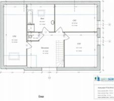 L'étage de la maison qui comprend 3 chambres, une mezzanine qui servira espace de jeu pour les enfants, salle de bain avec baignoire et douche, wc.