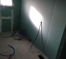 Voici les séparation puis la façade fini