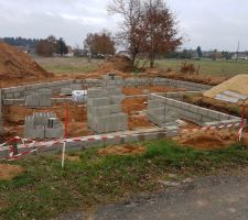 Montage des parpaing presque fini pour le vide sanitaire