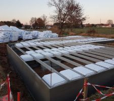 Montage des hourdis pour le vide sanitaire