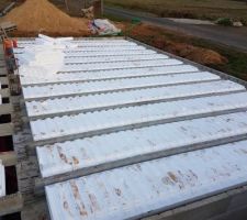 Passage des fourreaux électricité, gaz, évacuation des EU.