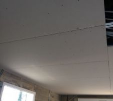 Début de la pose du plafond