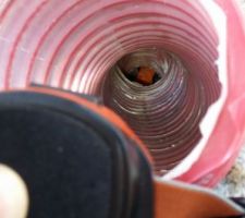 Gaine technique pour passage arrivées d'eau mal mise en place