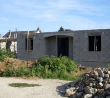 Avec le double garage à coté