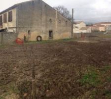 Viabilisation terrain termin&eacute;e mais il reste encore la voie d'acc&egrave;s