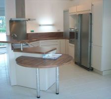 Fin de la pose de la cuisine.