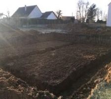 Sa y est les travaux sont commencer enfin.
bon sa avancera reellement à partir de Janvier car la
ils vont être en vacances une semaine pour les fêtes de fin d'année.