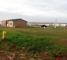 Lot N&deg;42 du Lotissement les Gains sur Saint-Georges-L&egrave;s-Baillargeaux.
Vu d'ensemble.
(Pr&eacute;sence de borne GRTGaz Haute Pression)