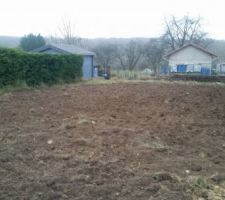 REMISE DES TERRES AU TOUR DE LA MAISON APR&Egrave;S-TRAVAUX DE VDR POUR LA  MISE EN PLACE DU DRAIN AU TOUR DE LA MAISON ET BRANCHEMENTS DES &Eacute;VACUATIONS EP ET EU ET  DES GAINES BLEU ET VERT ET ROUGE...