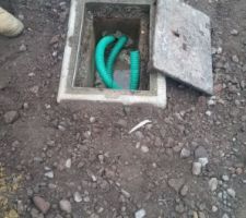 REMISE DES TERRES AU TOUR DE LA MAISON APR&Egrave;S-TRAVAUX DE VDR POUR LA  MISE EN PLACE DU DRAIN AU TOUR DE LA MAISON ET BRANCHEMENTS DES &Eacute;VACUATIONS EP ET EU ET  DES GAINES BLEU ET VERT ET ROUGE...