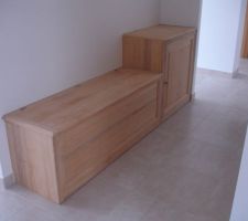 Voilà la solution pour cacher les tuyaux disgracieux du chauffage au sol
solution proposée par IGC et franchement je trouve cela plutôt reussi