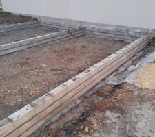 Murs pour le vide sanitaire mont&eacute;s