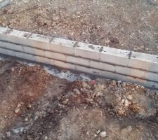 Murs pour le vide sanitaire mont&eacute;s