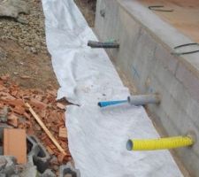 Drainage - mise en place du géotextile sous les réseaux