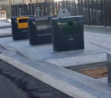 Les aménagements pour la collectes des déchets des résidences de derrière