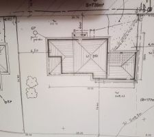 Mise a l'&eacute;chelle de la maison sur le terrain