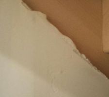 Bande faite par le constructeur ....
Même les enfants aurais fait mieux