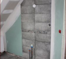 Carrelage lavabo en cours
