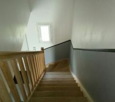 Mise en peinture de la cage d'escalier