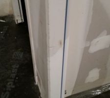 état des bâtis de porte dégradés....