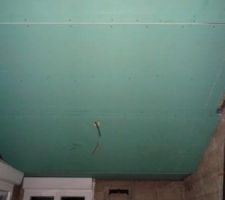 Début de la pose de la nouvelle isolation des plafond et murs ainsi que pose du placo