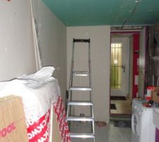 Finition du placo sur les murs extérieurs + mezzanine