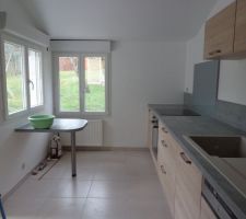 Pose de la nouvelle cuisine. Ne manque que la découpe et la pose de la hôte