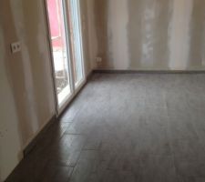 Carrelage fini + plinthes Rdc