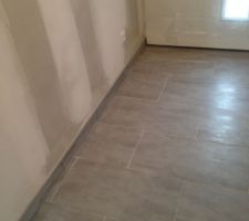 Carrelage fini + plinthes Rdc entree