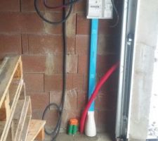 Pose du compteur ce matin Rvd à 10h30 avec les sous- traitant de ENGIS
  Et un grand merci à ma  chérie d être aller au Rdv à ma place ce matin  .