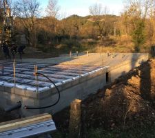 Coulage beton avec camions toupies