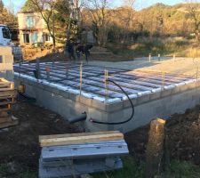 Coulage beton avec camions toupies