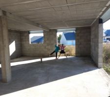 Int&eacute;rieur de la maison sans les &eacute;tais