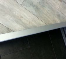 Voici notre choix carrelage. Sans grande surprise on a choisi un immitation parquet qui sera celui du l'entrée, piece de vie, cuisine et toilette du bas et le carrelage plus foncé sera celui du célier.